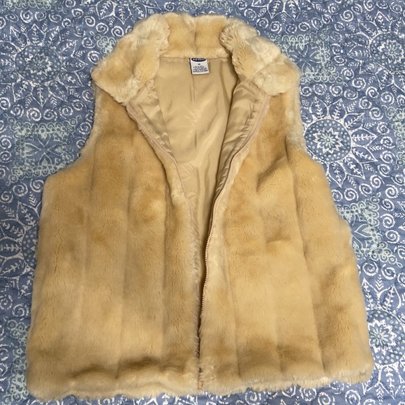 Old Navy Fur Vest - Picture 5 of 5